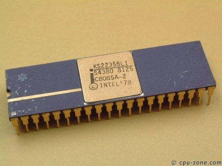 2.1 제조사별 CPU 특징 INTEL CPU 8085 [ CPU 8085 ] 1970 년대중반 제조사 : INTEL 속도 : 3-5MHz 데이터버스 :