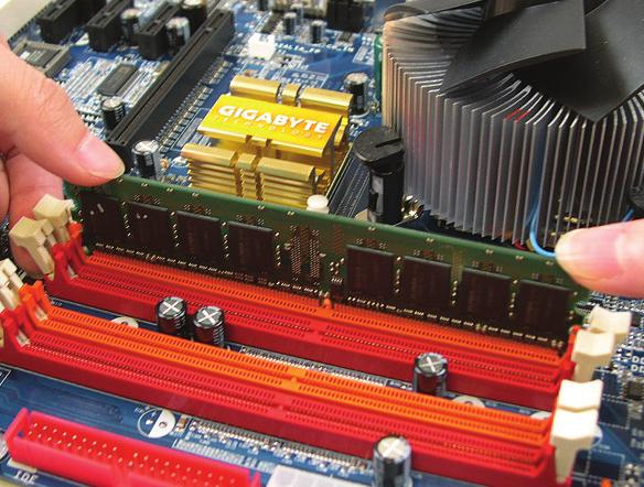 노치 DDR2 DIMM DDR2 메모리모듈에는노치가있기때문에한방향으로만끼울수있습니다.