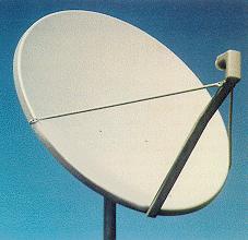 그림 2.33 Offset fed prime focus antenna 셋안테나의반사경은프라임포커스안테나에비해수직으로세워져, 눈이나비가와도반사 경에쌍이는정도가적어진다. 또한피드혼이향하는각도가높아져지표의열잡음유입 이적어진다.