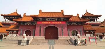 HOT SPOT CHAPTER 11 XUZHOU 05 宝莲寺보련사 최근에복원된보련사는사찰내의세계적인실내불상으로의대표사찰로여겨진다.