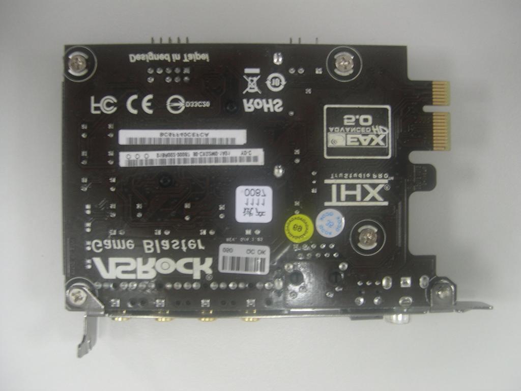 일부 VGA 카드는 PCI-E 규격을 위반하며 ASRock Game Blaster 와 기계적 충돌을
