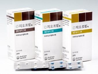 GIOTRIF 1. 성분명 : Afatinib 2. Therapeutic category : 항종양제, 항암제 ( 복지부분류 : 421) 3. 함량및제형 : 20mg, 30mg, 40mg tab 4. 작용기전 : Irreversible ErbB family blocker 5.