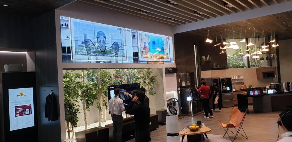 4. CES 2019 참관노트 Day 3 [LG 전자 ] AI 와 IoT 를강조한 LG 전자의가전사업 CES 2019 에출품한다수의가전기업중, LG 전자는가장탄탄한제품라인업보유