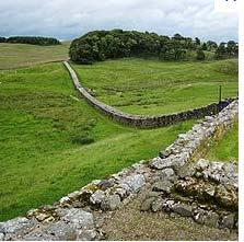 2. Roman Britain 로마황제 Hardrianus 121 년 Britain 에왔음 Picts 의잦은침입으로부터 Britain 을보호하기위해 122 년 -130