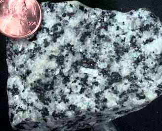 유리질 화산암 (volcanic rock) 유문암 (rhyolite) 석영안산암 (dacite) 조면암