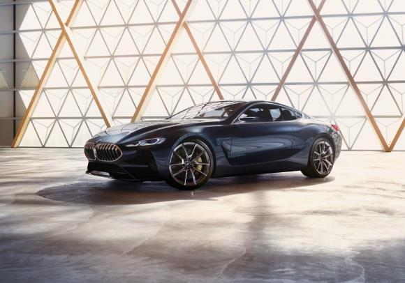 2) BMW i 비전다이내믹스 : i3과 i8 사이위치할전기차 - 1회충전시최대 600km 주행, 최고속도는시속